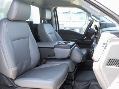 Used 2024 Ford F550 2WD Regular Cab Super Duty image 38