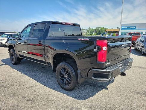 Used 2021 Chevrolet Silverado 1500 Custom Trail Boss w/ Midnight Edition AWD/4WD image 4