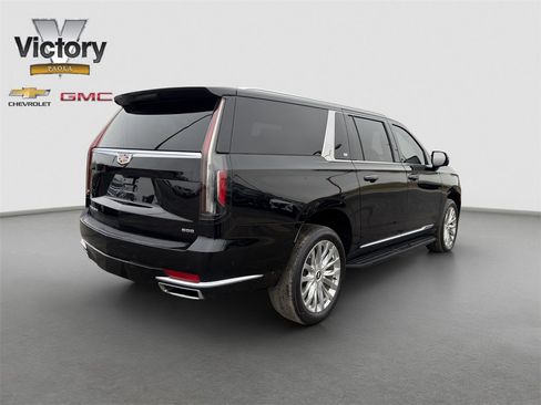Used 2023 Cadillac Escalade ESV Premium Luxury image 6
