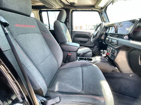 Used 2025 Jeep Wrangler Unlimited Rubicon image 26