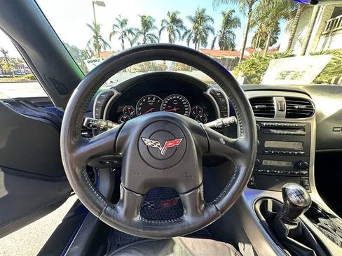 Used 2005 Chevrolet Corvette Coupe w/ Preferred Equipment Group RWD image 17