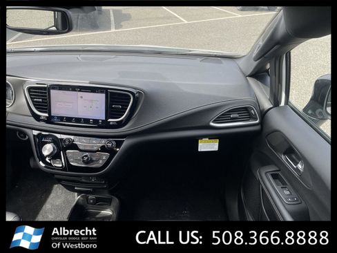 New 2026 Chrysler Pacifica Select w/ S Appearance Package image 18