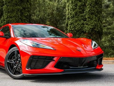 Used 2021 Chevrolet Corvette Stingray Coupe w/ Z51 Performance Package RWD image 6