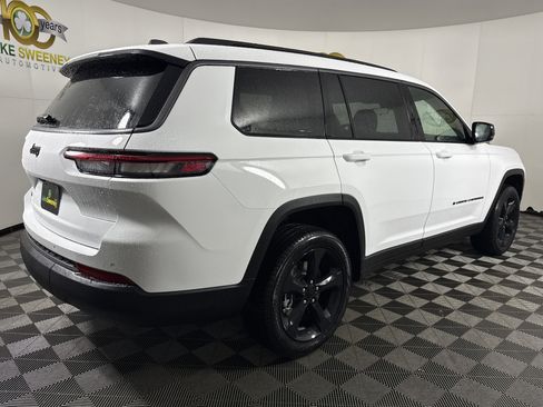 New 2026 Jeep Grand Cherokee L Limited w/ Limited Altitude Package AWD/4WD image 10