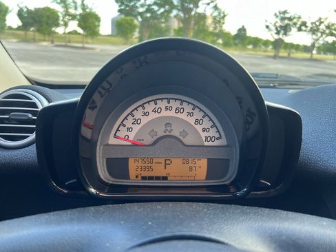 Used 2012 smart fortwo pure image 14