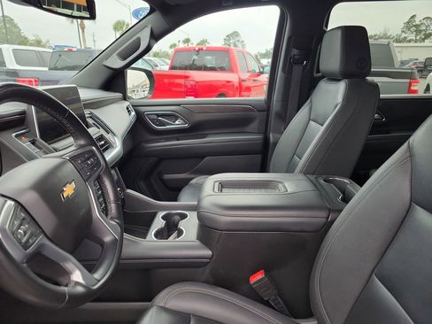 Used 2023 Chevrolet Suburban LT RWD image 16