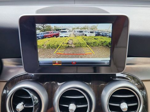 Used 2018 Mercedes-Benz GLC 300 4MATIC image 17