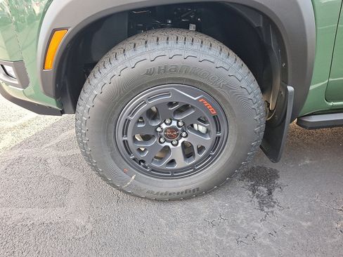 New 2026 Nissan Frontier PRO-4X w/ Pro-4x Convenience Package image 3