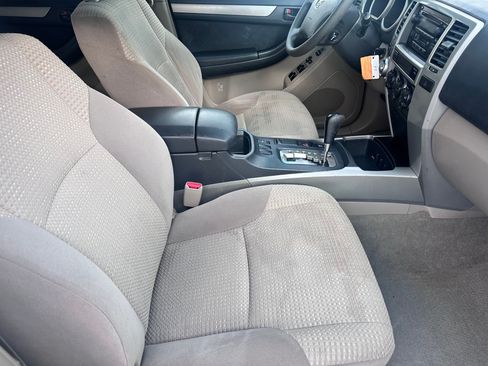 Used 2005 Toyota 4Runner SR5 AWD/4WD image 11