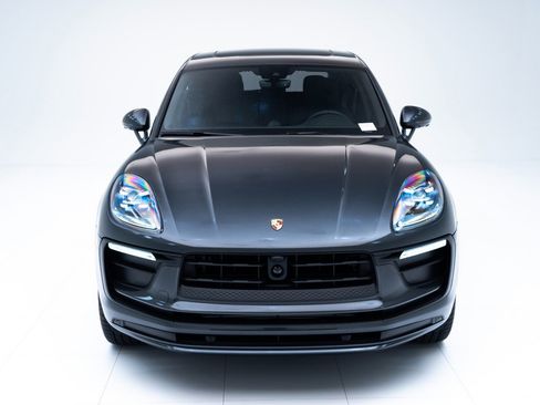 Certified 2025 Porsche Macan AWD/4WD image 6