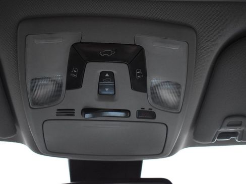 Used 2020 Toyota Sienna XLE image 29