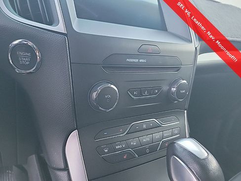 Used 2018 Ford Edge SEL w/ Equipment Group 201A image 28