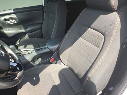 Used 2023 Honda HR-V Sport image 11
