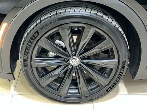 Used 2026 Toyota Crown Nightshade image 7