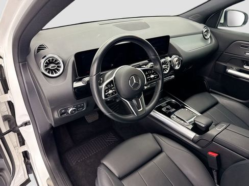 Used 2021 Mercedes-Benz GLA 250 4MATIC image 9
