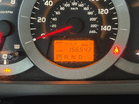 Used 2011 Toyota RAV4 Limited AWD/4WD image 33