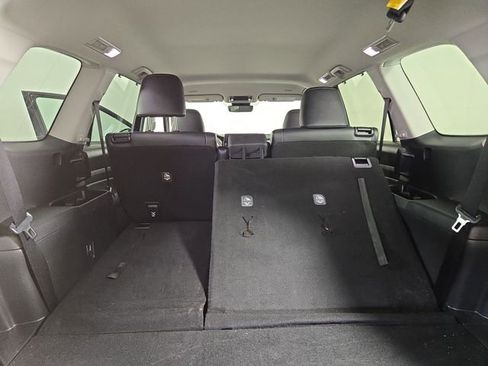 Used 2025 Toyota Grand Highlander AWD image 32