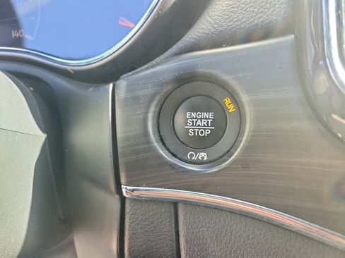 Used 2021 Jeep Grand Cherokee Limited image 18