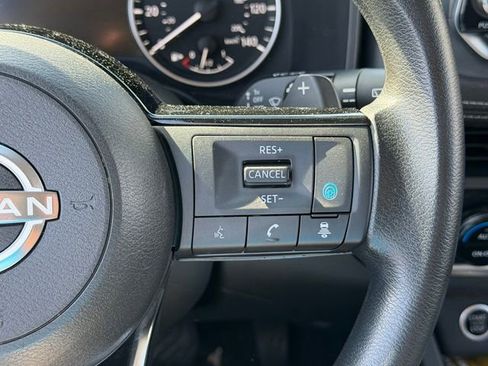 Certified 2023 Nissan Rogue SV FWD image 16