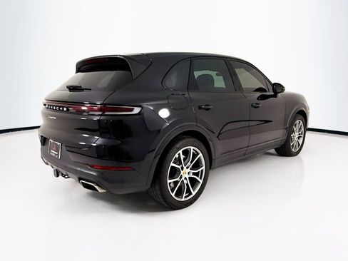 Certified 2024 Porsche Cayenne AWD/4WD image 7