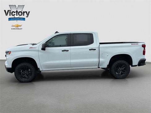Used 2025 Chevrolet Silverado 1500 LT Trail Boss w/ Convenience Package II image 4