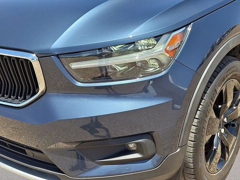 Used 2021 Volvo XC40 T4 Momentum FWD image 10