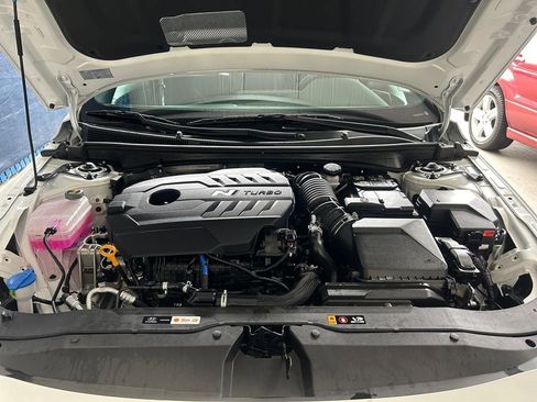 Certified 2025 Hyundai Elantra N Base image 29