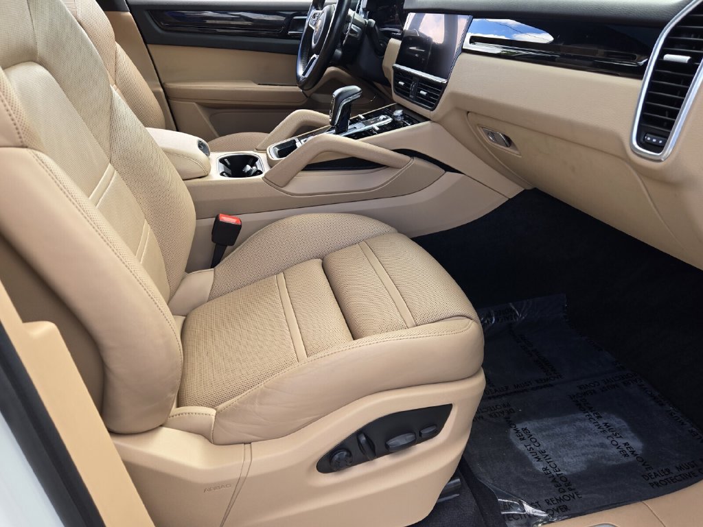 Used 2022 Porsche Cayenne Coupe AWD/4WD image 16
