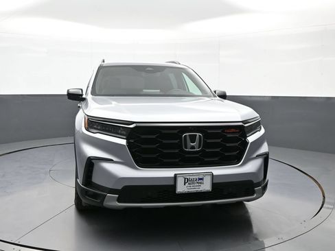 Used 2024 Honda Pilot TrailSport image 2
