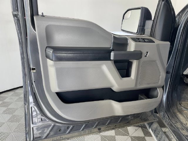 Used 2016 Ford F150 XLT w/ Equipment Group 302A Luxury AWD/4WD image 12