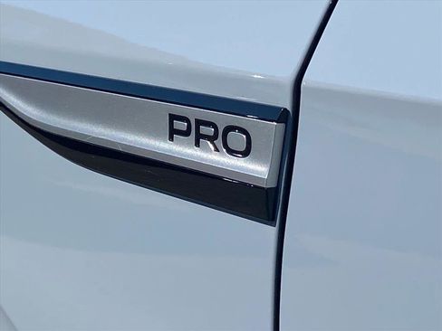 Used 2022 Volkswagen ID.4 Pro RWD image 6