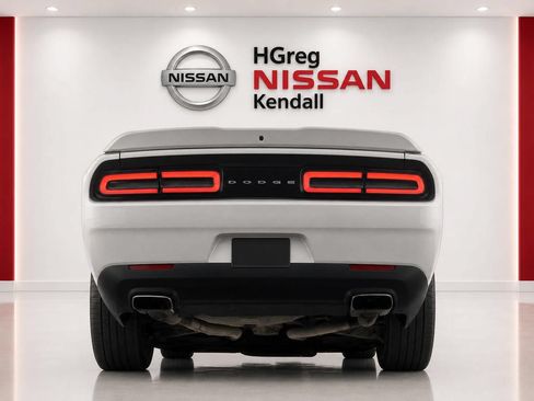 Used 2019 Dodge Challenger SXT RWD image 6