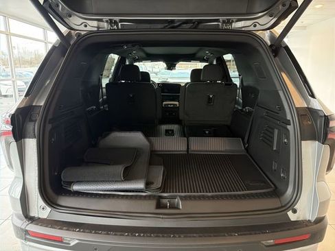 New 2026 Chevrolet Traverse LT w/ Sun and Wheel Package image 16