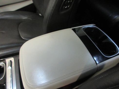 Used 2023 Kia Carnival SX Prestige image 33