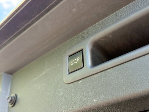 Used 2022 Toyota Highlander LE image 42