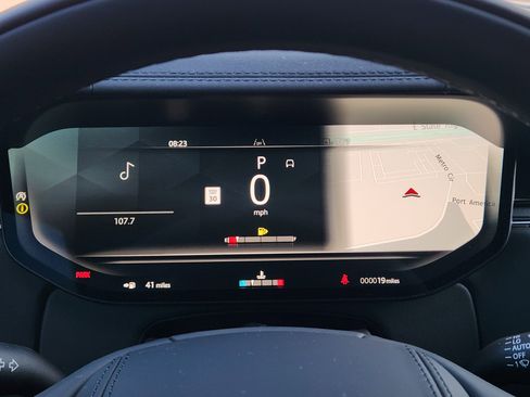 New 2025 Land Rover Range Rover SE image 16