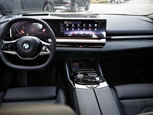 New 2026 BMW 530i w/ Premium Package image 26