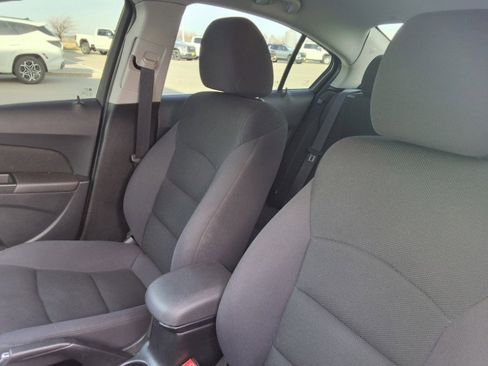 Used 2014 Chevrolet Cruze LT image 10
