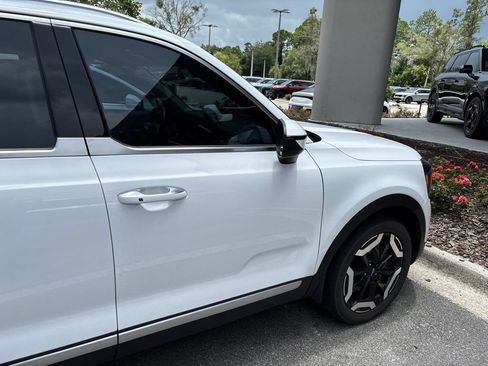Certified 2023 Kia Telluride S FWD image 16