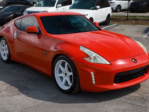 Used 2013 Nissan 370Z Touring image 18