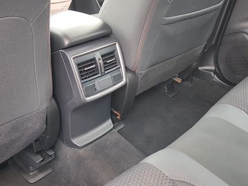 Used 2022 Subaru Forester Premium AWD/4WD image 18