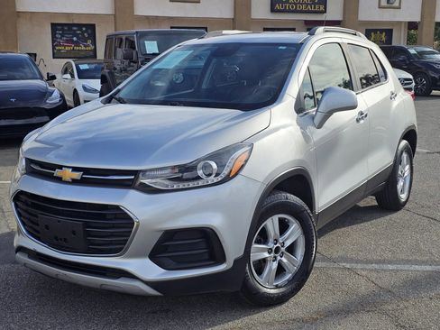 Used 2019 Chevrolet Trax LT w/ Sun & Sound Package image 1