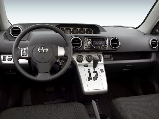 Used 2009 Scion xB FWD image 4