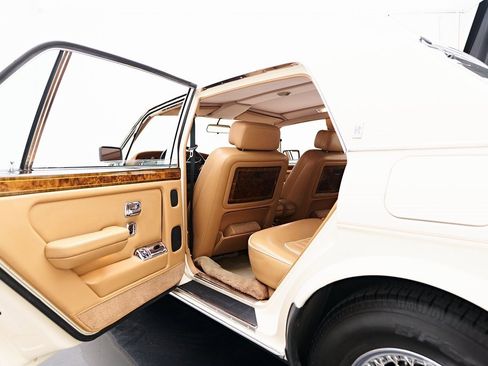 Used 1990 Rolls-Royce Silver Spur image 44