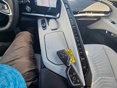 Used 2025 Chevrolet Corvette Stingray Preferred Cpe w/ Battery Protection Package RWD image 27