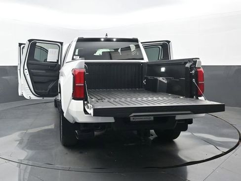 Used 2025 Toyota Tacoma SR5 RWD image 33
