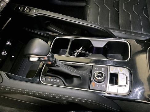 Used 2022 Kia Telluride SX w/ SX Prestige Package image 18