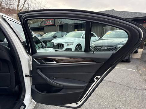 Used 2019 BMW 530i xDrive w/ Convenience Package image 29