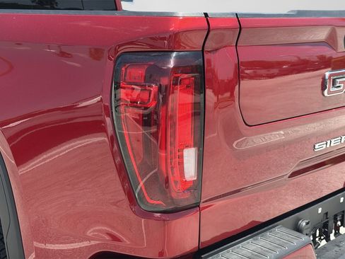 Used 2021 GMC Sierra 1500 AT4 AWD/4WD image 7