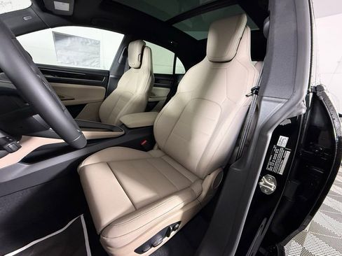 New 2025 Porsche Macan Electric image 5